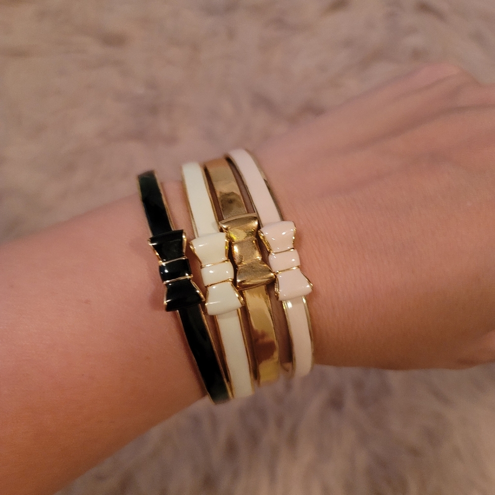 Gold Bow Bangle - Picture 3 of 3